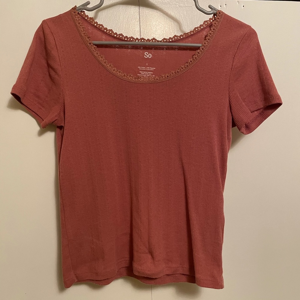 Kohl’s Juniors SO brand Rust colored ribbed Shirt